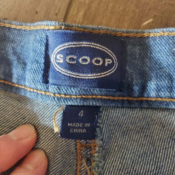 NWT SCOOP Highrise Utility Rolled Cuff Denim Shorts Size 4 Medium Wash - Picture 5 of 10